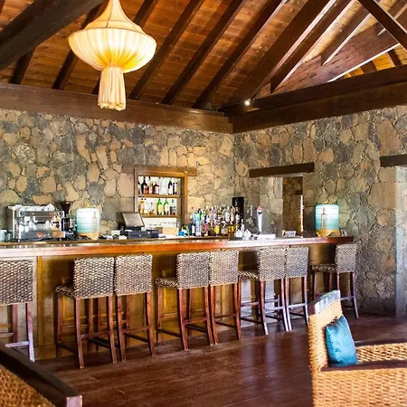Oasis Casa Vieja